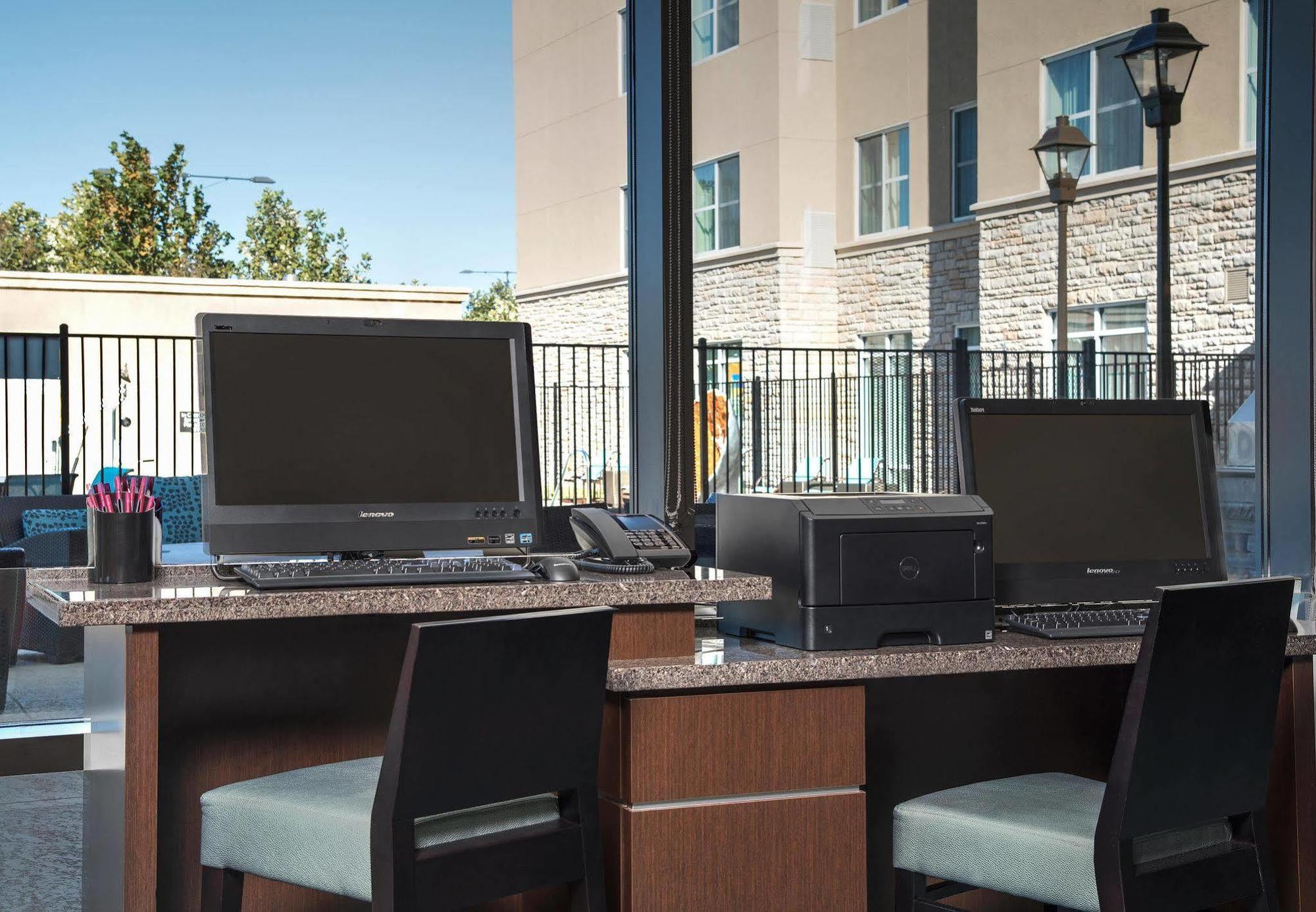 Residence Inn By Marriott Austin - University Area Экстерьер фото